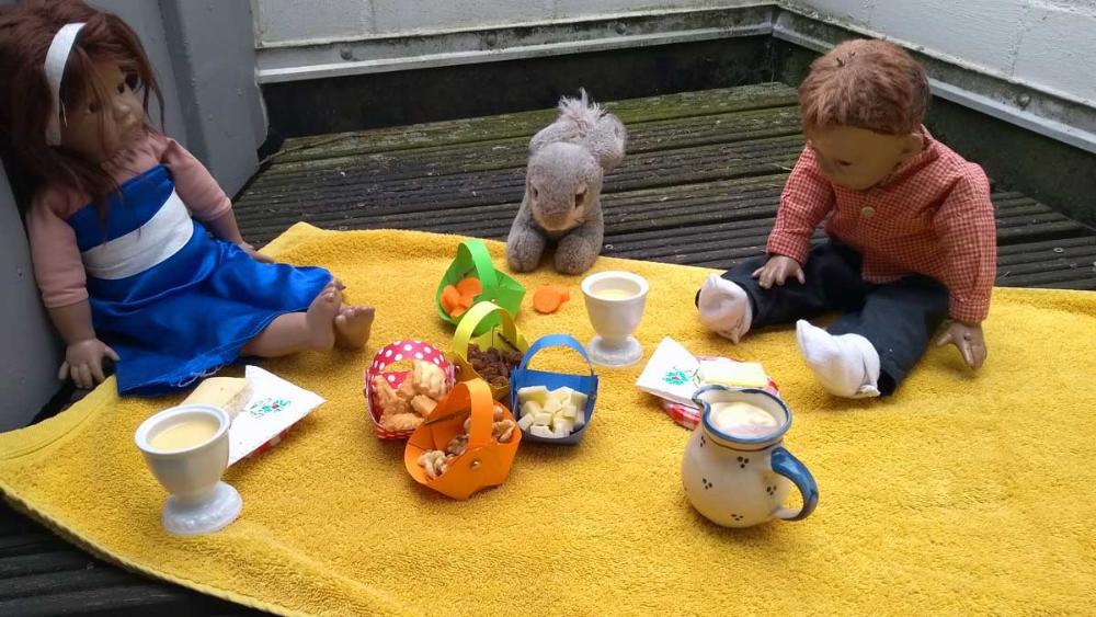 familien234 2.Advent B Puppen-Picknick