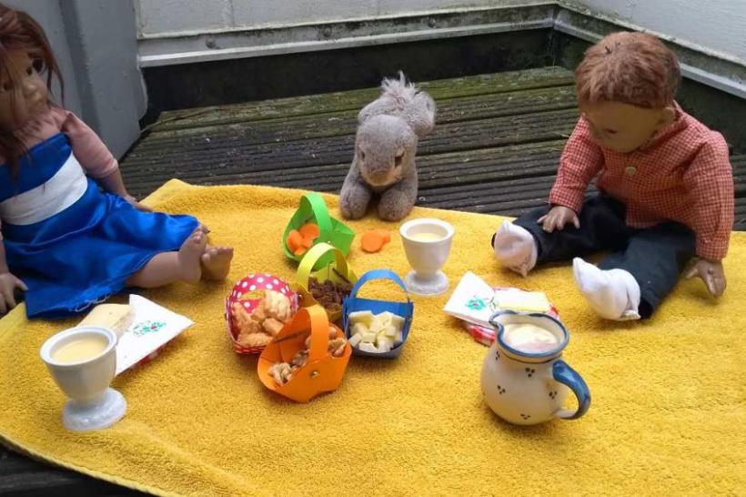 familien234 2.Advent B Puppen-Picknick