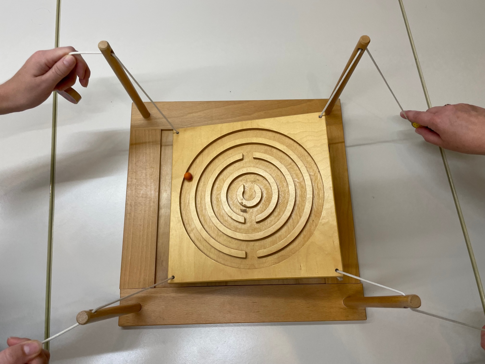 Jahreszeitenspielplatz - Kugellabyrinth