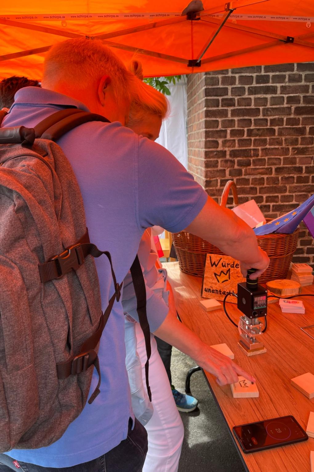 Würde unantastbar 22 (c) familien234.de Köln Würde unantastbar 22