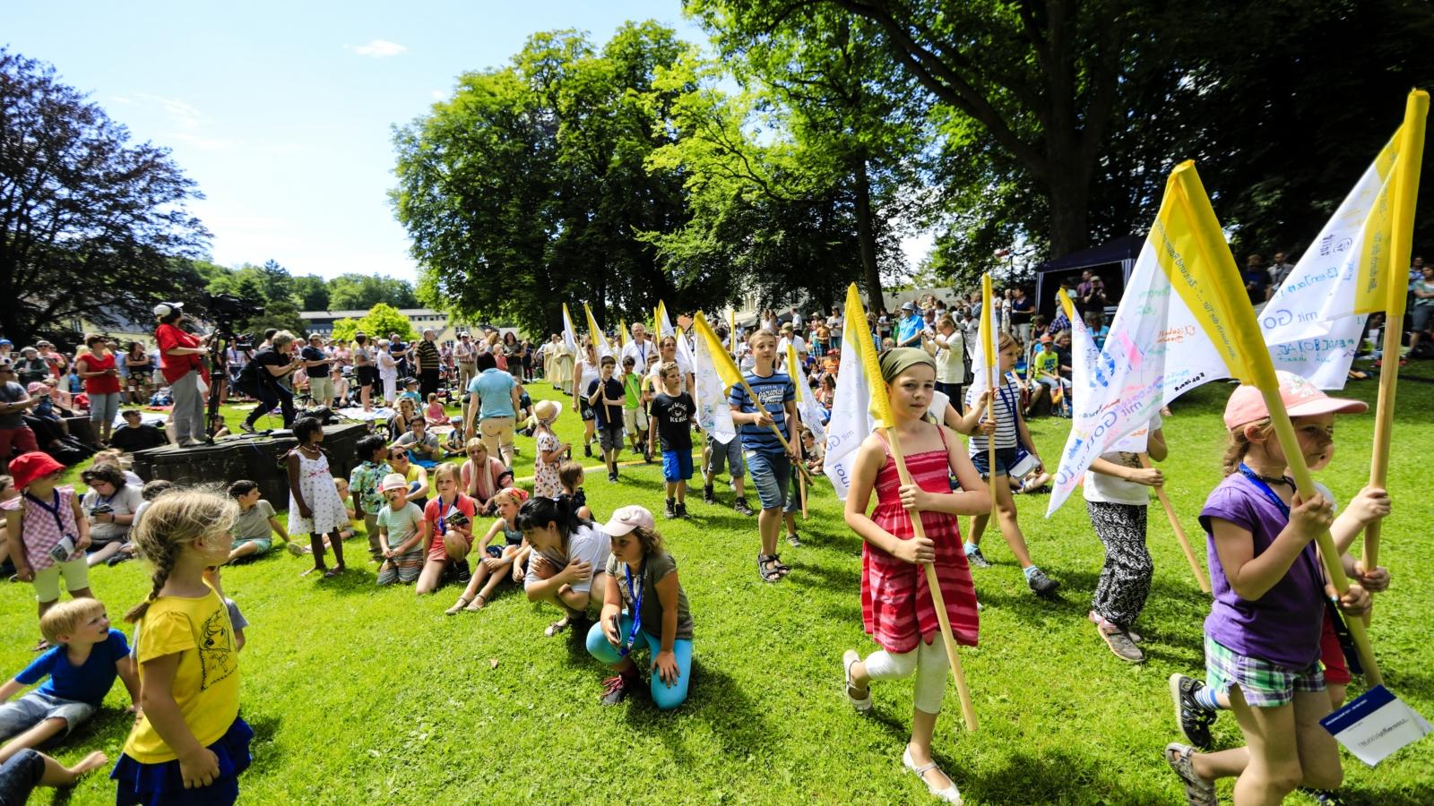 Familienwallfahrt 17 (c) familien234.de Köln Familienwallfahrt 2017 zum Kloster Heisterbach
