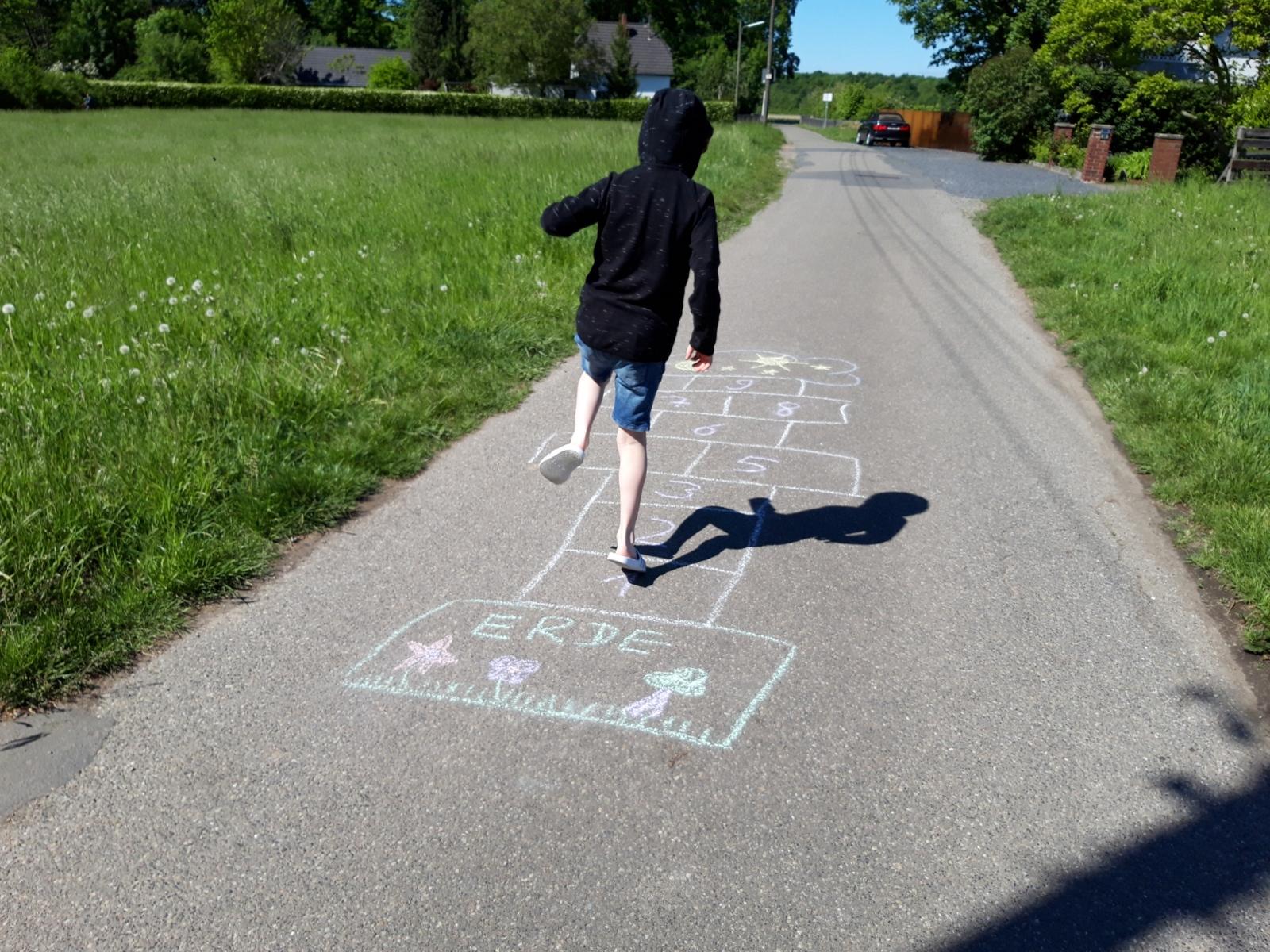 Schöpfung Tag 4 Hüpfekästchen 1