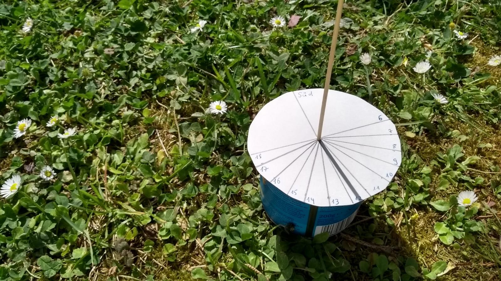 familien234 Schöpfungstage basteln Tag 4 Sonnenuhr 1